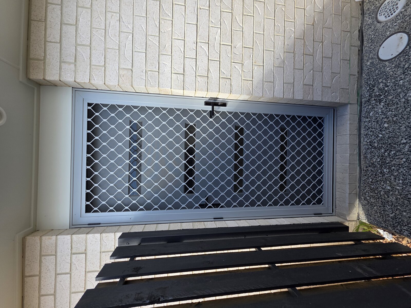 Hinged Barrier Door Screens