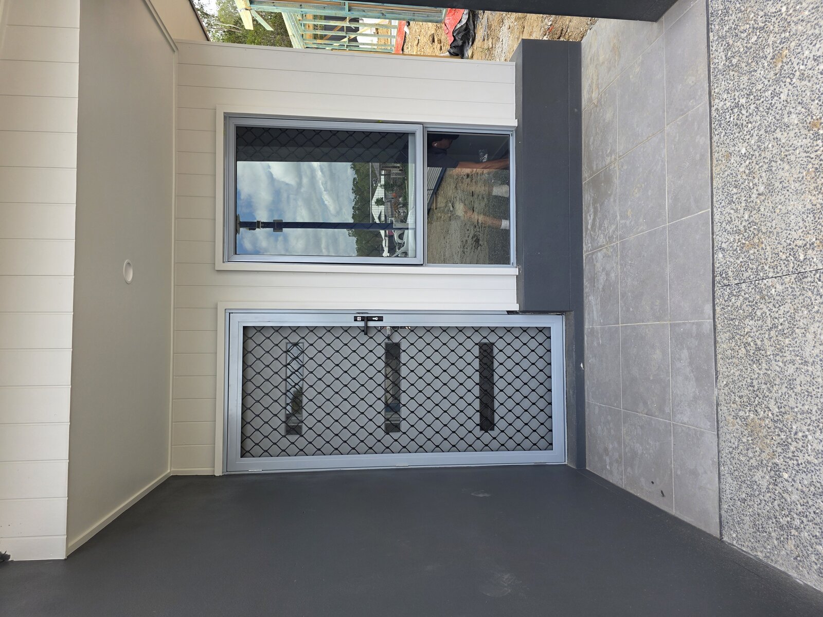 Barrier screen installation Living Area
