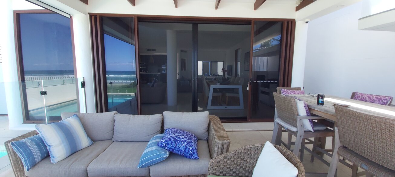 Double Retractable Screens