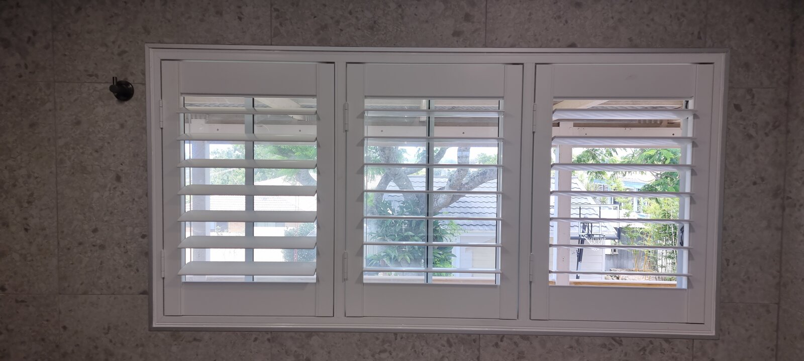 Adjustable Louvre Aluminium Shutters